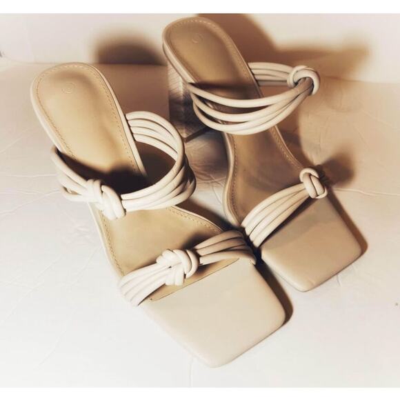 NWOT Cream Beige Slip On Open Square Toe Chunky Block Heel Sandals Size 9 - Picture 7 of 10